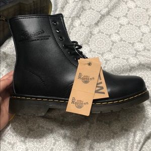 Black Dr. Martens 1460s